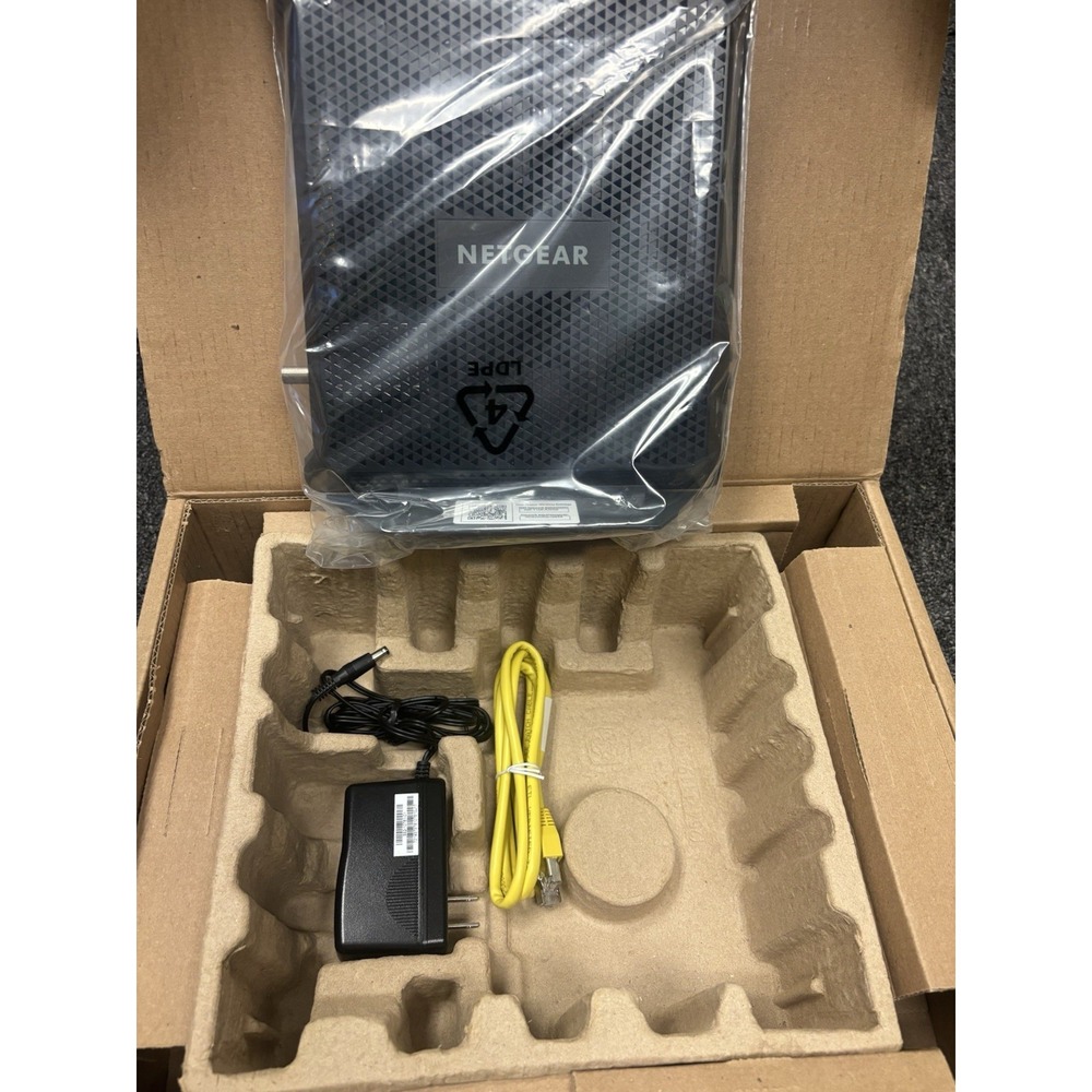 NETGEAR Nighthawk AC1900 (24x8) Wi-Fi Cable Modem Router (C7000v2)- Renewed - Picture 9 of 10
